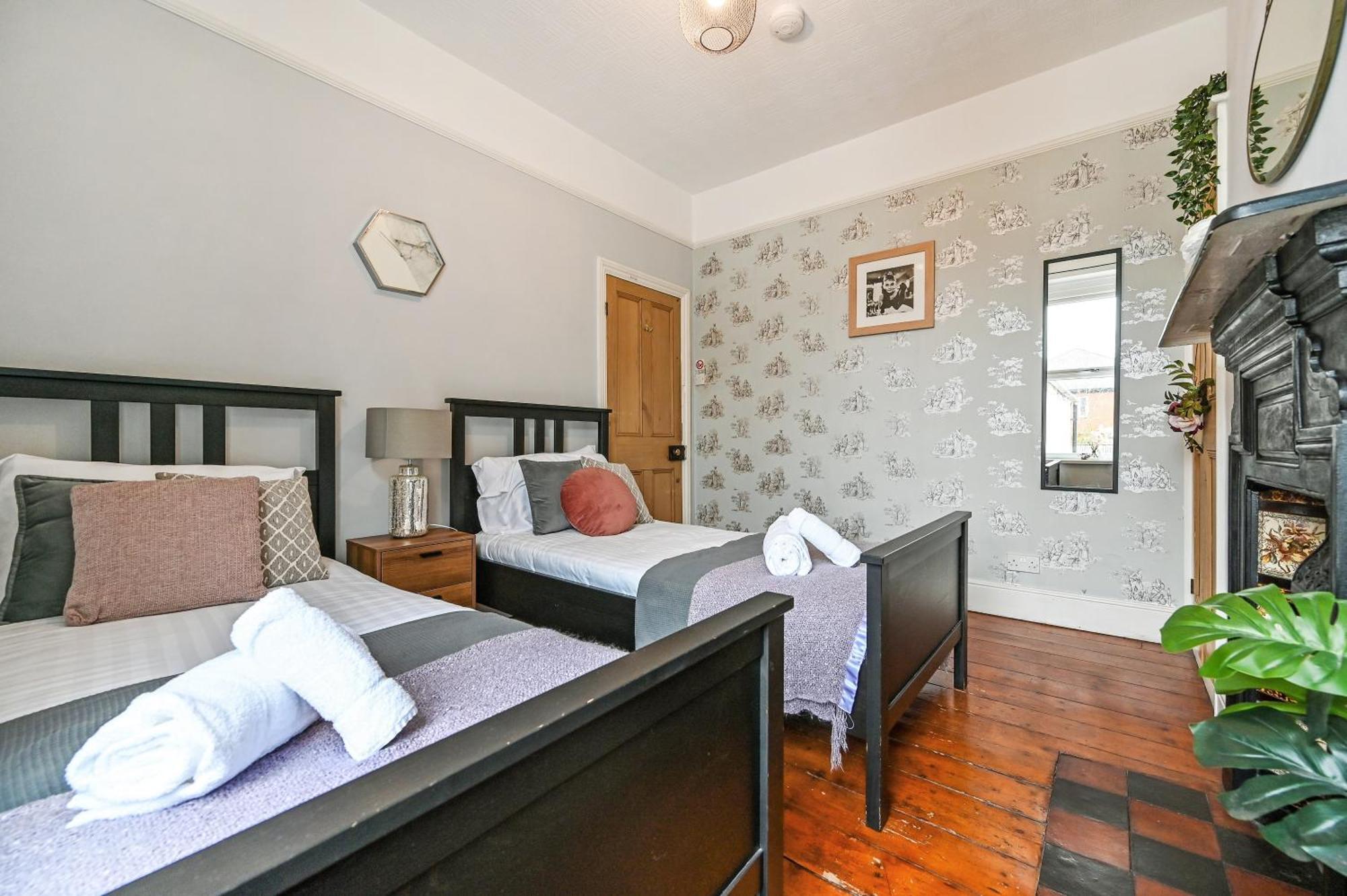 Beautiful Townhouse, Great Location - Pet Friendly Villa Cardiff Eksteriør bilde